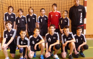 50d0d3ec7fbfb_14 ans maillots noir.jpg